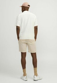 Jack & Jones Short - crockery