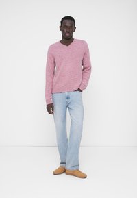 GAP BRUSHED CROPPED VNECK - Pulover - orchid pink