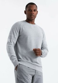 Ombre Strickpullover - grey melange