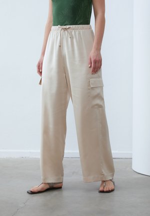 Cargo trousers - beige