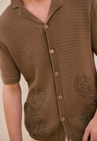 Next RELAXED FIT SHORT SLEEVE EMBROIDERED WITH CUBAN COLLAR . - Camisa - green