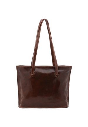 Bruine leren totebag met een gladde textuur, dubbele schouderbanden en contrasterende stiksels, met een eenvoudige, rechthoekige vorm.