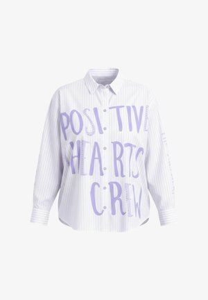 Gestreept overhemd met knopen in wit en lichtpaars met de opdruk "POSITIVE HEARTS CREW" op de voorkant; lange mouwen met manchetten.