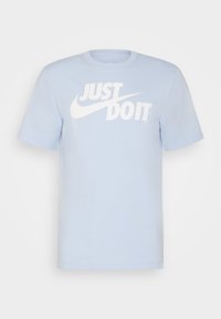 Nike Sportswear TEE  - T-shirt estampada - light marine/white