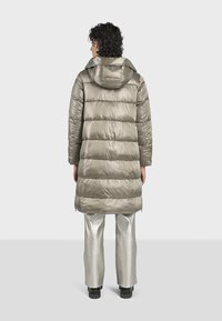 Canadian Classics KOBES Piumino champagne/argentato