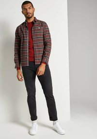TOM TAILOR CREW NECK  - Strickpullover - dark chili melange
