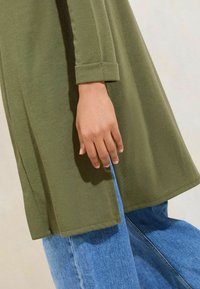 Lipsy Kofta - khaki green