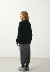 Authentic Cashmere ADORIA ROUND NECK - Neule - black