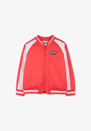 Giacca bomber rossa con accenti bianchi, chiusura a zip, polsini e orlo a costine, con logo Kenzo sul petto e due tasche laterali.