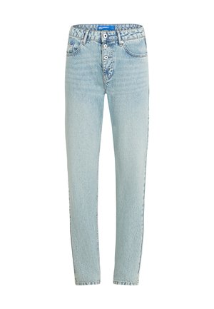 Jasnoniebieskie dżinsy o prostym kroju, z pięcioma kieszeniami i zapinane na guzik. Posiadają przetarcia i wzmocnione szwy.
