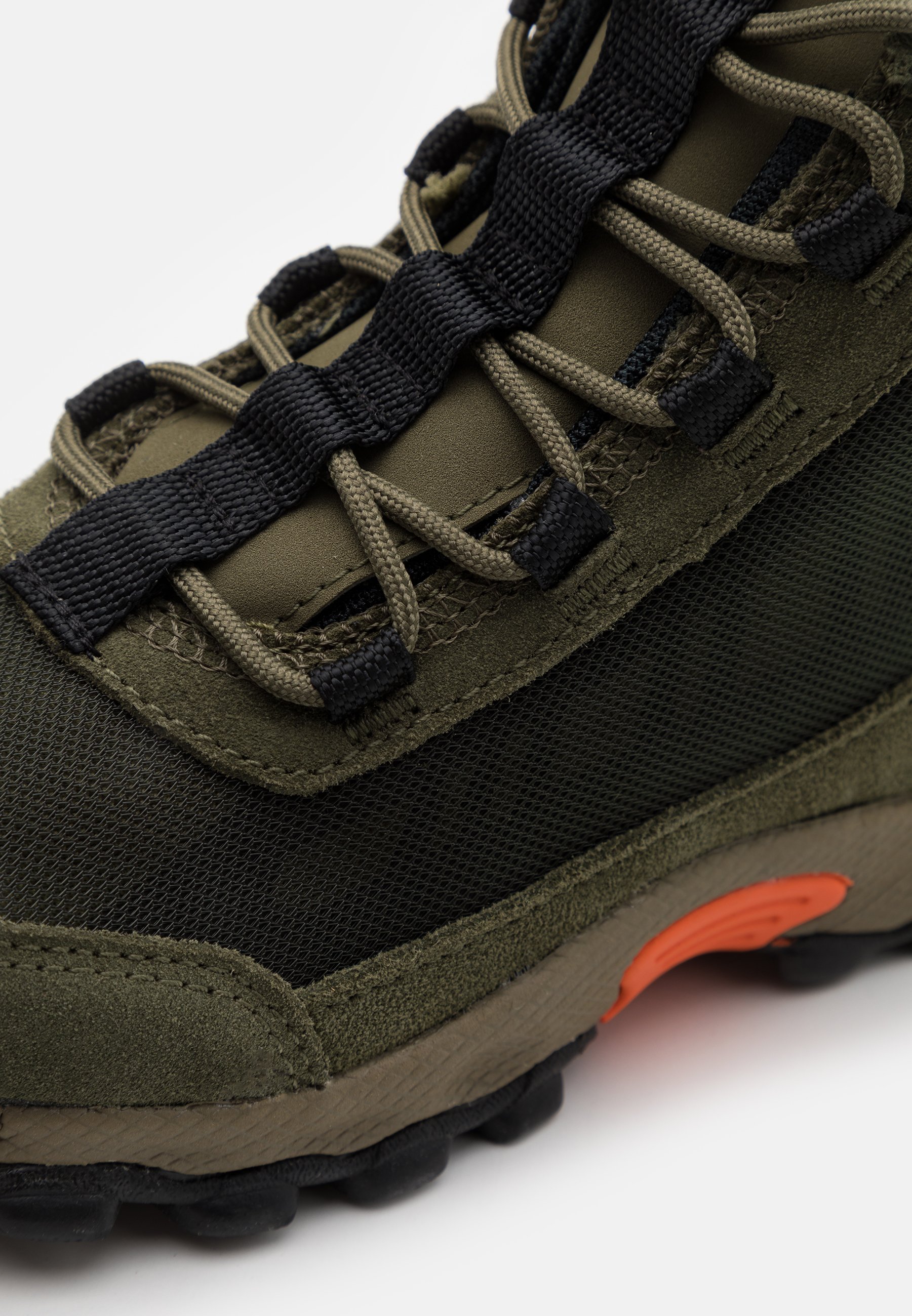 columbia youth hiking shoes