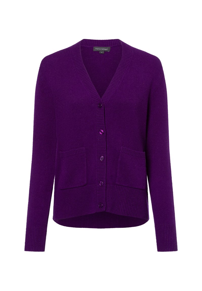 Paarse cardigan met een V-hals, voordeurtjes en twee voorzakken. Gebreide textuur en ribgebreide afwerkingen op de mouwen en de zoom.