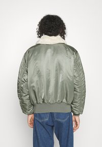 Alpha Industries B 15 - Talvitakki - vintage green