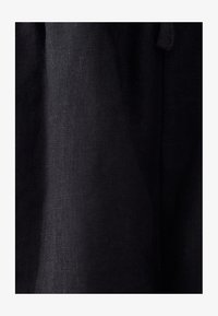 Sélectionné, black