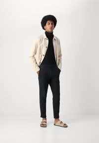 Thumbnail Image 6