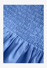 Izbrano, cornflower blue