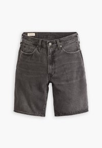 Short en denim noir avec bouton et fermeture éclair à l’avant, passants pour ceinture, poches avant et arrière, présenté sur fond blanc.