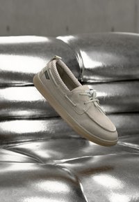 Δεν επιλέχθηκε, shadow grey