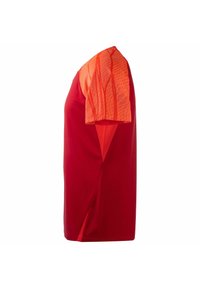 Maglietta sportiva rossa con maniche corte a trama arancione, caratterizzata da un design testurizzato. Il tessuto è liscio con pannelli di colore a contrasto.