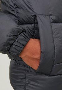 Jack & Jones Junior WATTIERTE  - Winter jacket - black