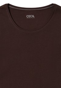 Brązowy, krótkosleeve T-shirt z okrągłym dekoltem. Wykonany z miękkiego materiału. Logo CECIL w białym kolorze na linii dekoltu. Gładka tekstura, bez wzorów.