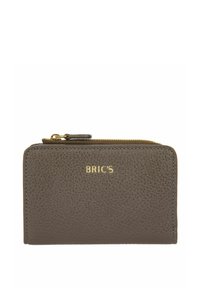 Portefeuille en cuir olive texturé avec un logo BRIC'S en or, doté d'une fermeture éclair et d'un design minimaliste.