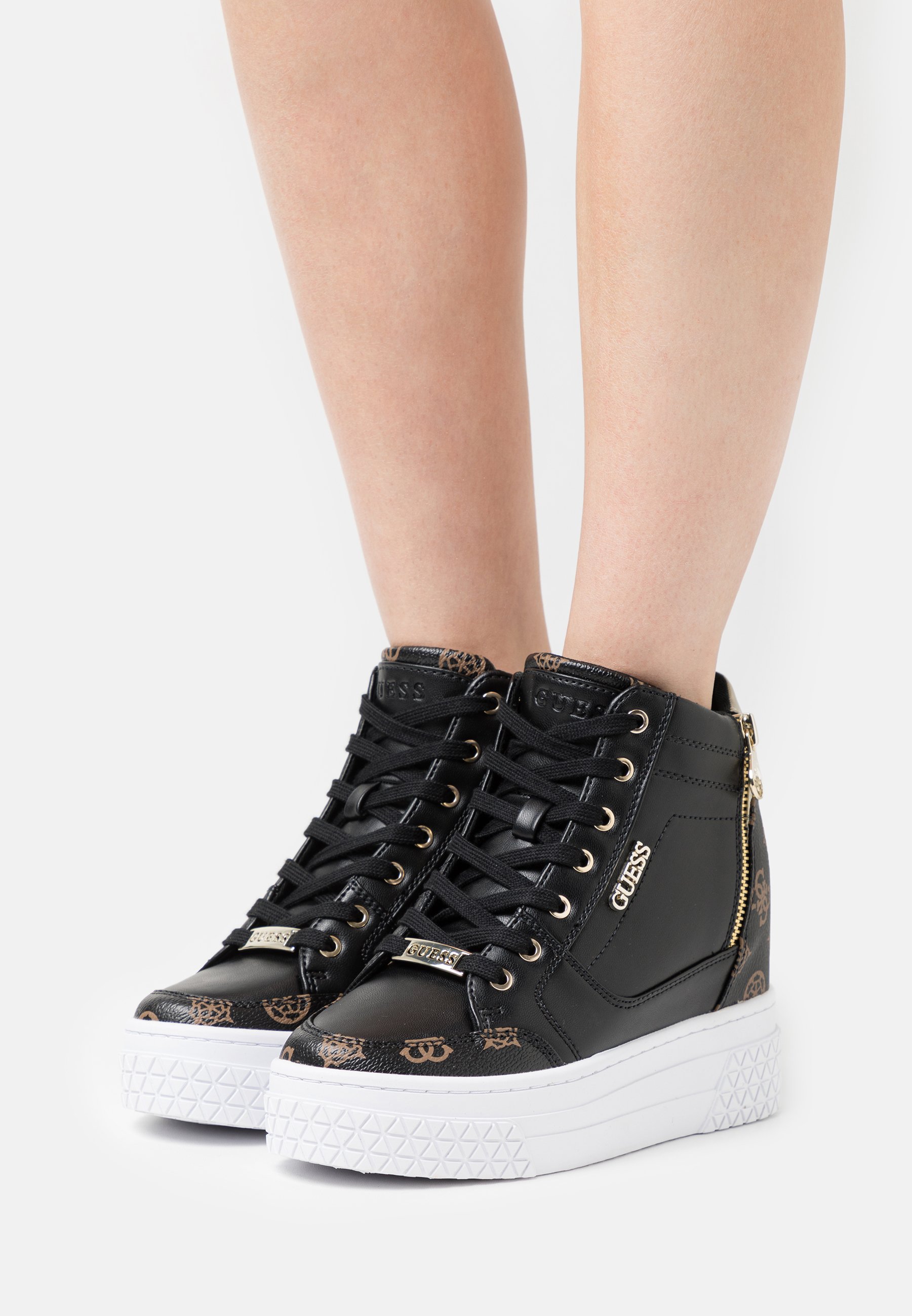 Guess RIGGZ - Sneakers hoog - black brass/Zwart - Zalando.nl