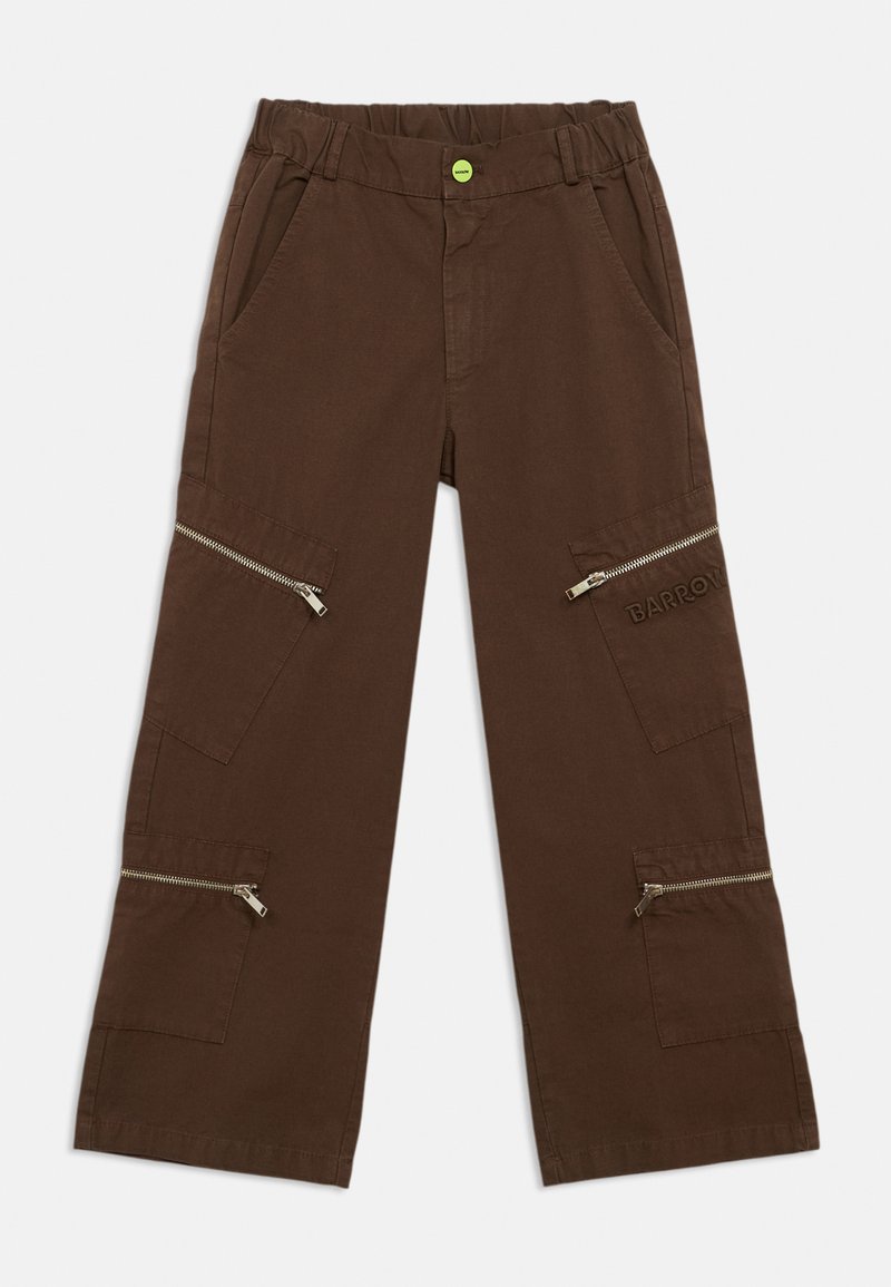 Hnědé cargo kalhoty vyrobené z bavlny, s elastickým pasem, postranními kapsami a kapsami na zip se stříbrnými detaily. Embosované logo "Barron".