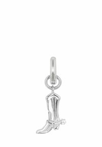 Ciondolo d'argento a forma di stivale da cowboy con un sperone attaccato, appeso a un anello circolare.
