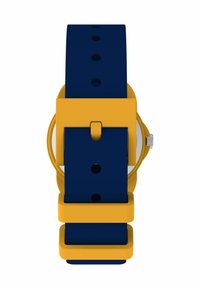 Montre en caoutchouc avec un cadran rond, bracelet bleu marine et accents jaunes. Présente une lunette texturée et plusieurs trous de bracelet pour un ajustement.