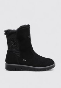 Botines negros con acabado de ante, decorados con un borde de pelo y un acento de estrella brillante. Suela de goma con un patrón texturizado para un mejor agarre.