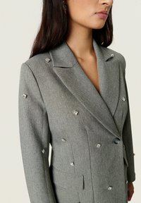 Soaked in Luxury Korte frakker - grey melange suiting