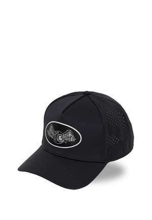 Casquette de baseball noire avec côtés en mesh et un logo d'œil ailé blanc sur le panneau avant.