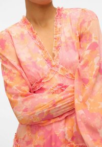 Vero Moda VMSMILLA FRILL  - Dnevna haljina - crystal pink