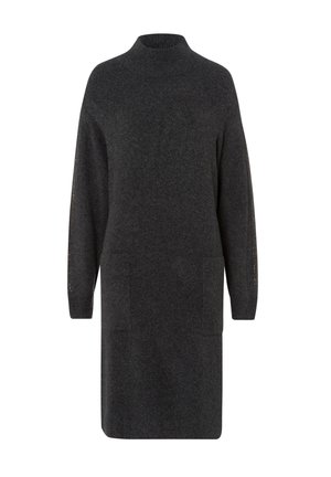 Donkergrijze gebreide sweaterjurk met een hoge hals, lange mouwen, twee zakken aan de voorkant en opengebreide details op de mouwen.