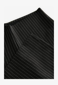 Unselected, black pinstripe