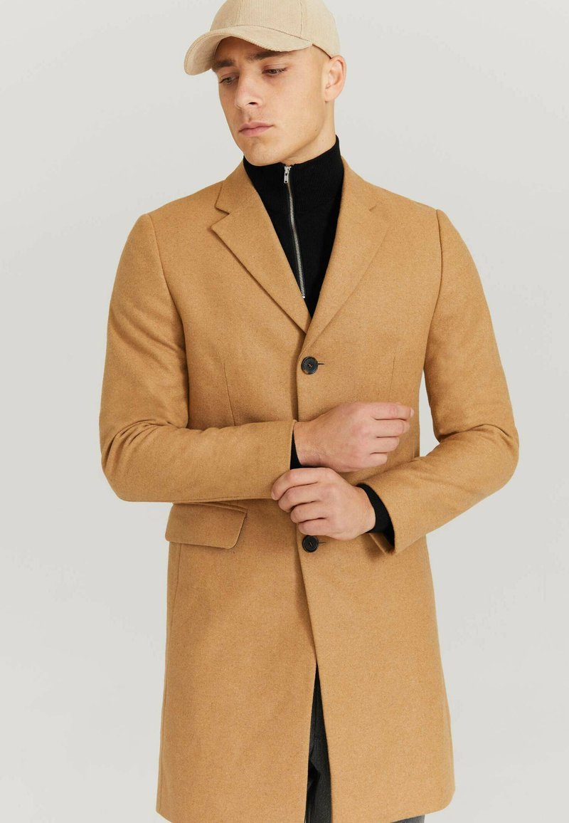 Herren Trenchcoats | Studio Total Klassischer Mantel camel - VI41633 Herren Trenchcoats | Studio Total Klassischer Mantel camel - VI41633