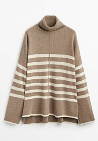 Brązowy sweter z golfem wykonany z miękkiego materiału, z białymi poziomymi paskami. Luźny krój z prążkowanymi mankietami i dolnym brzegiem, nieco dłuższy z tyłu.