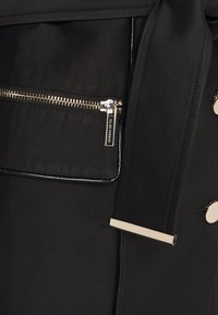 Morgan Trench - black