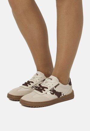 DEPORTIVAS FREE-ALASK - Zapatillas - beige