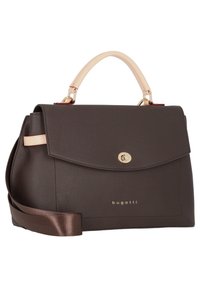 Sac à main en cuir marron foncé avec une texture lisse, poignée rose, quincaillerie dorée, et un rabat avant avec un logo et une fermeture magnétique.