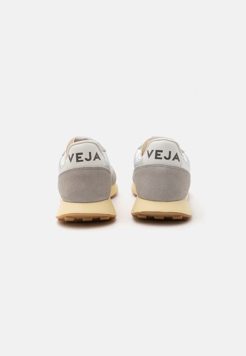 Veja RIO BRANCO II - Trainers - silver-coloured/oxford grey/white — foto 3