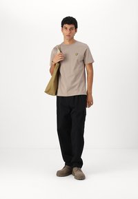 Lyle & Scott Osnovna majica kratkih rukava - heritage taupe