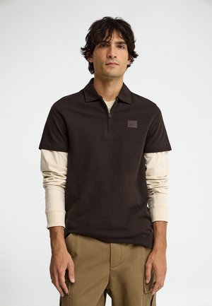 Polo Club, POLOSHIRT MAN NEO SHORT SLEEVE SLIM FIT - Polo - dark chocolate