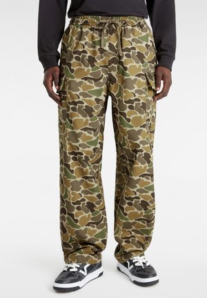 Camo cargobroek met een meerkleurig patroon in groen, bruin en zandkleur. Ontspannen pasvorm met een elastische tailleband en zijzakken.