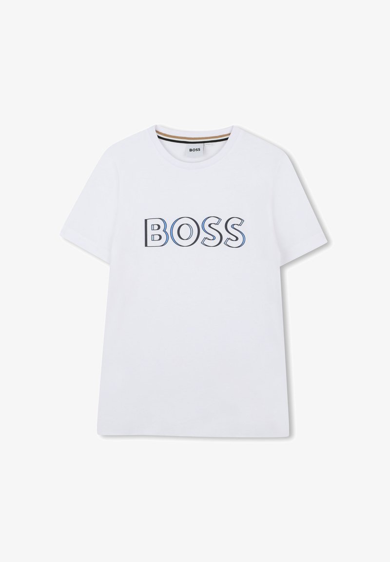 Witte katoenen T-shirt met korte mouwen, voorzien van een groot "BOSS"-logo in zwart, omrand met blauw. Ronde halslijn, casual pasvorm.