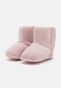 UGG BABY CLASSIC AND LOVEY UNISEX - Prvi čevlji - seashell pink