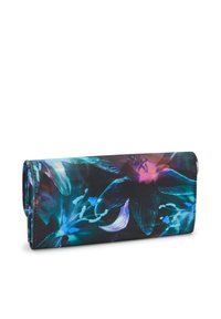 Bloemige portemonnee met een donkere achtergrond en levendige blauwe en paarse bloemen. Gemaakt van synthetisch materiaal met een soepele textuur.