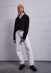 Monki Sapatos sem atacadores - black dark