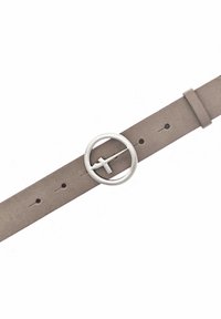 Ceinture en suede grise avec une boucle en argent circulaire ornée d'un détail en croix, ajustable avec plusieurs trous pour le sizing. Texture plate et lisse.